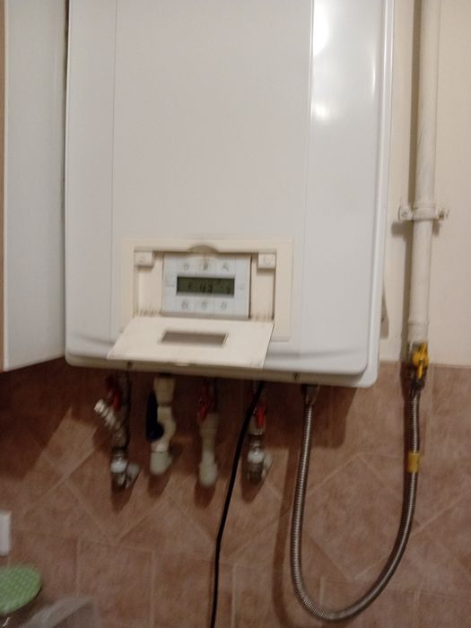 Газовий настінний двоконтурний котел