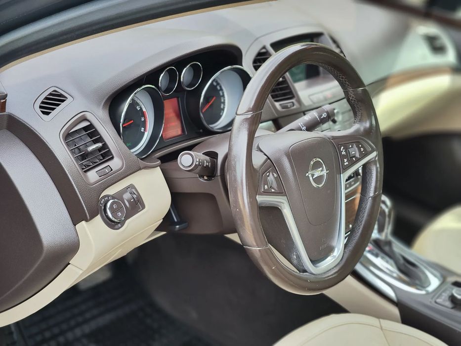 Opel Insignia Opel Insignia A 2.8 V6 LPG 4x4 AFL niski przebieg