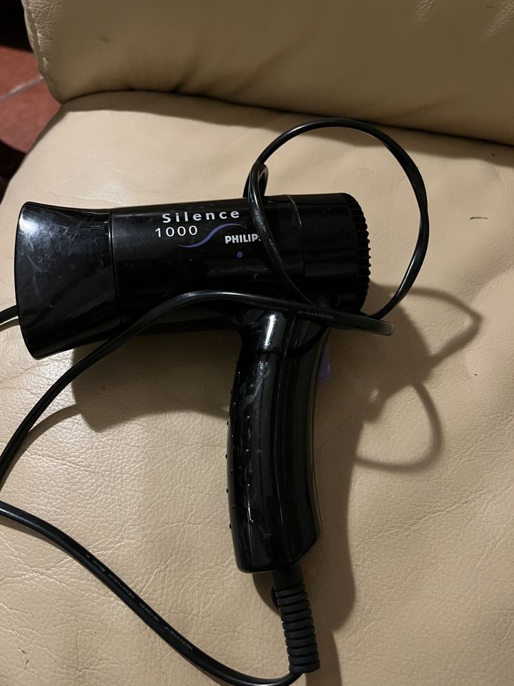 Suszarka do włosów Philips Silence 1000 mała sprawna czarna