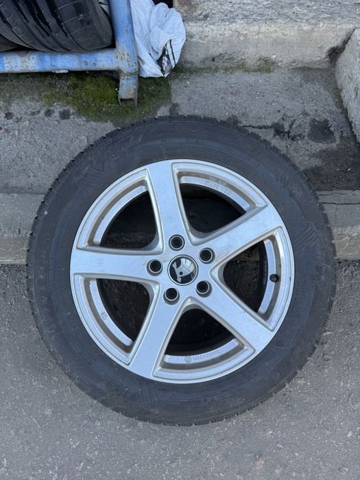 Продам колеса з зимовою гумою