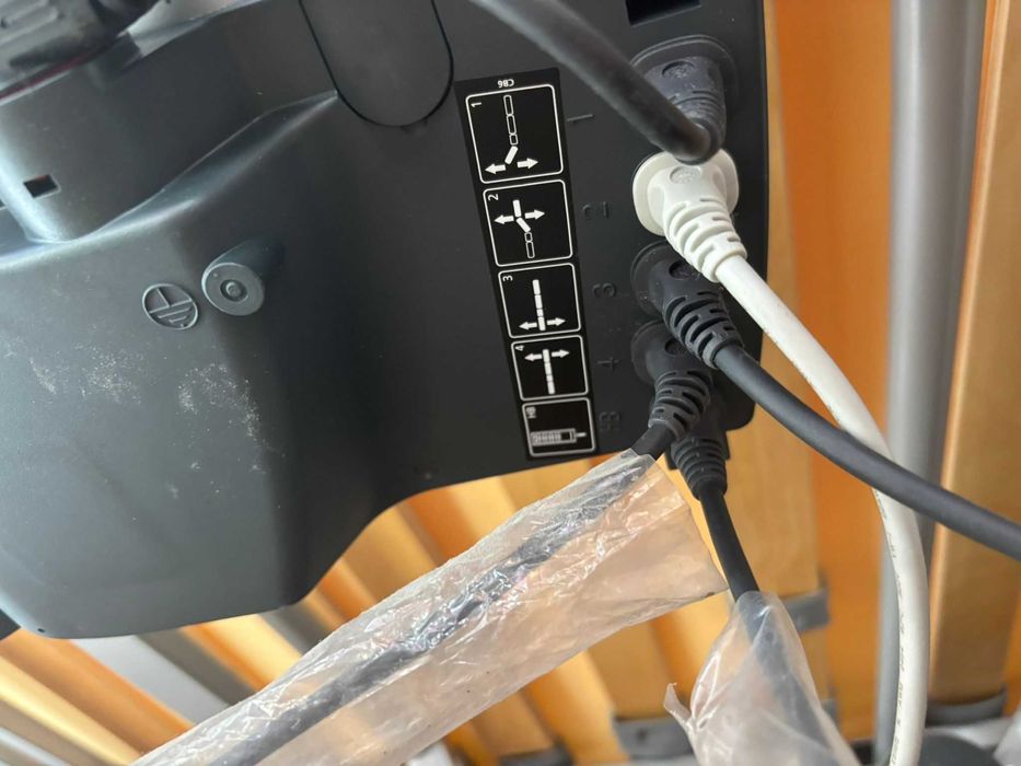 Łóżko rehabilitacyjne elektryczne na pilota z materacem firmy Elbur.