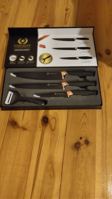 Komplet noży z obieraczką