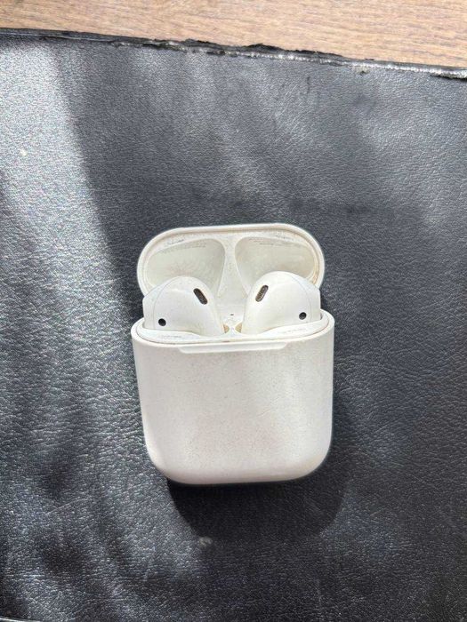 airpods 1 оригінал