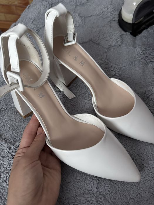 Продам туфлі 800 грн