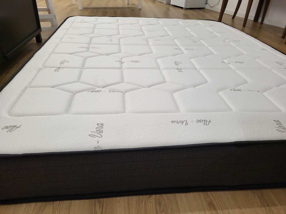 Colchão ortopédico faces verão e inverno em excelente estado