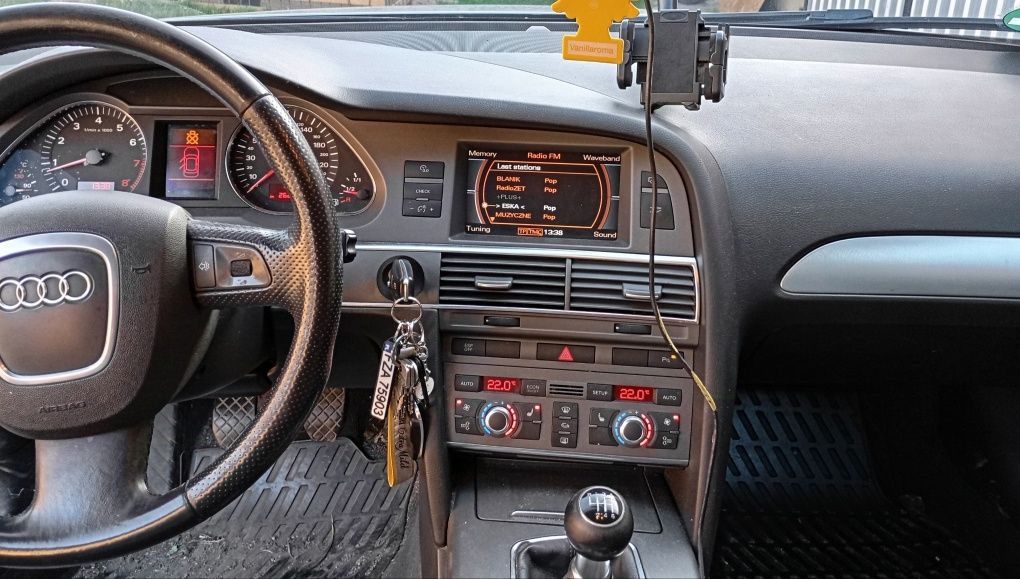 Audi  A6 C6  sedan 3.2 uszkodzony