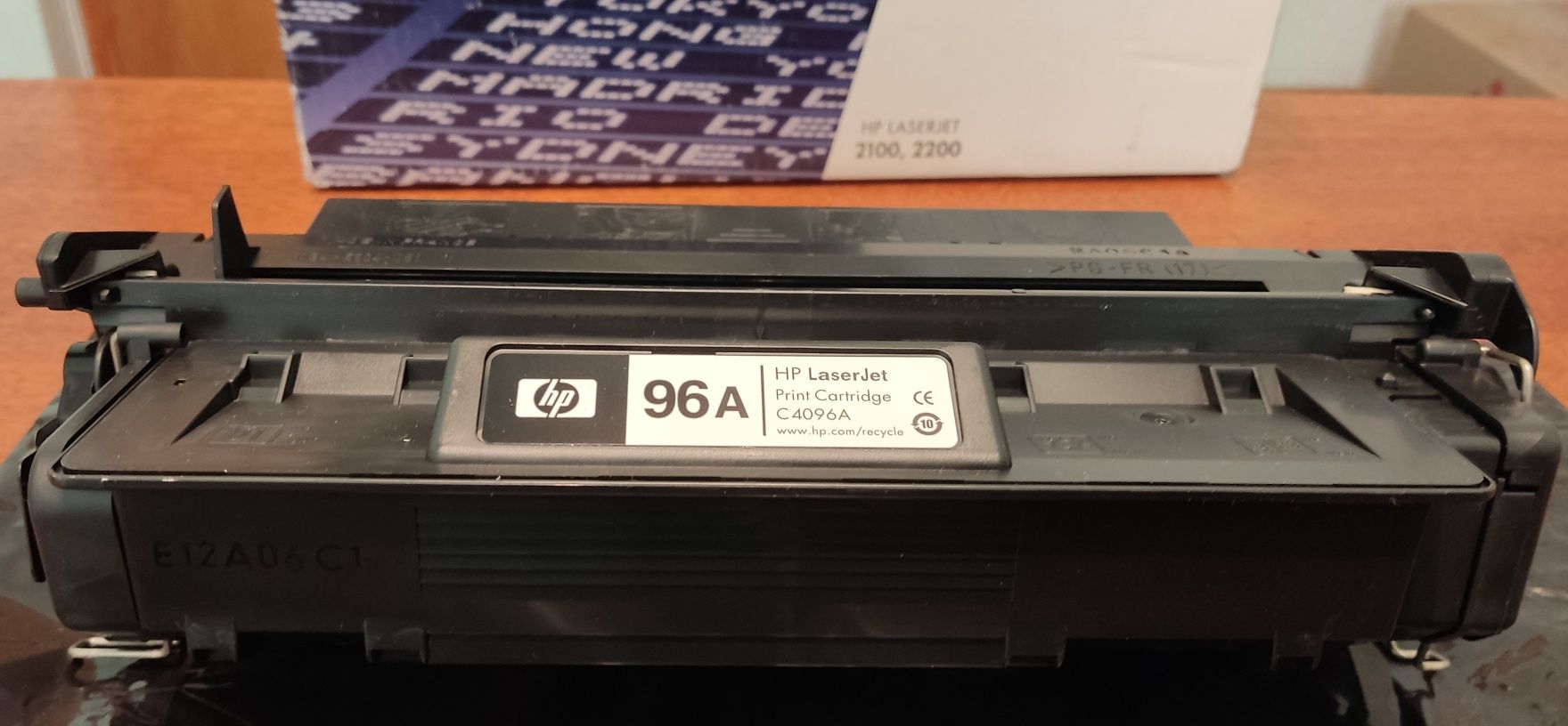 Картридж HP C4096A+ подаруночок