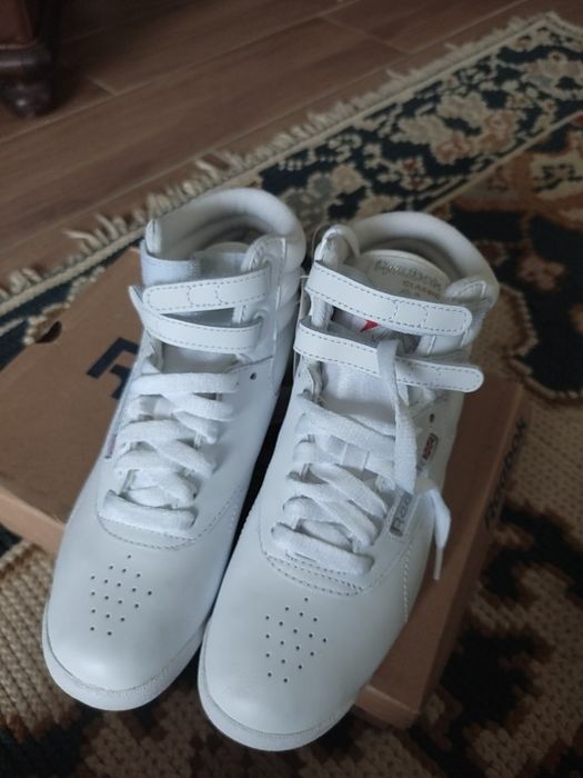 Sapatilha bota nova