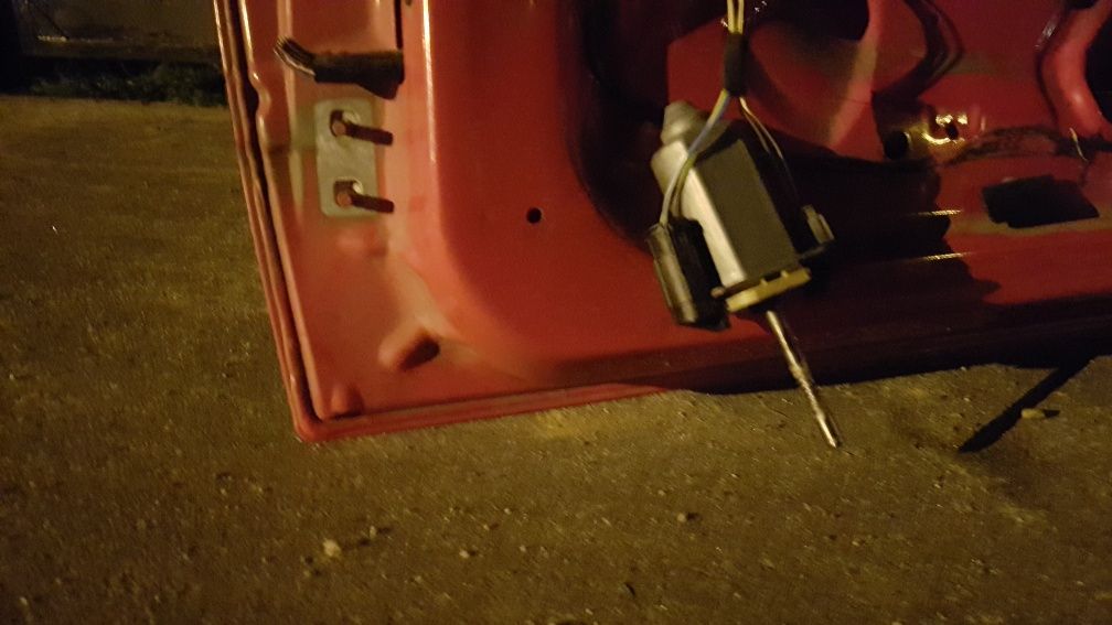 Bmw e36 compact drzwi hellrot prawe i lewe