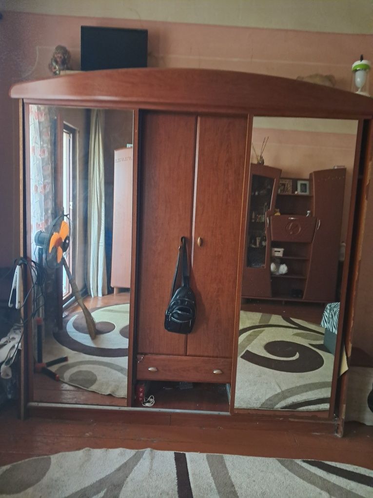 Віддам кому потрібнно