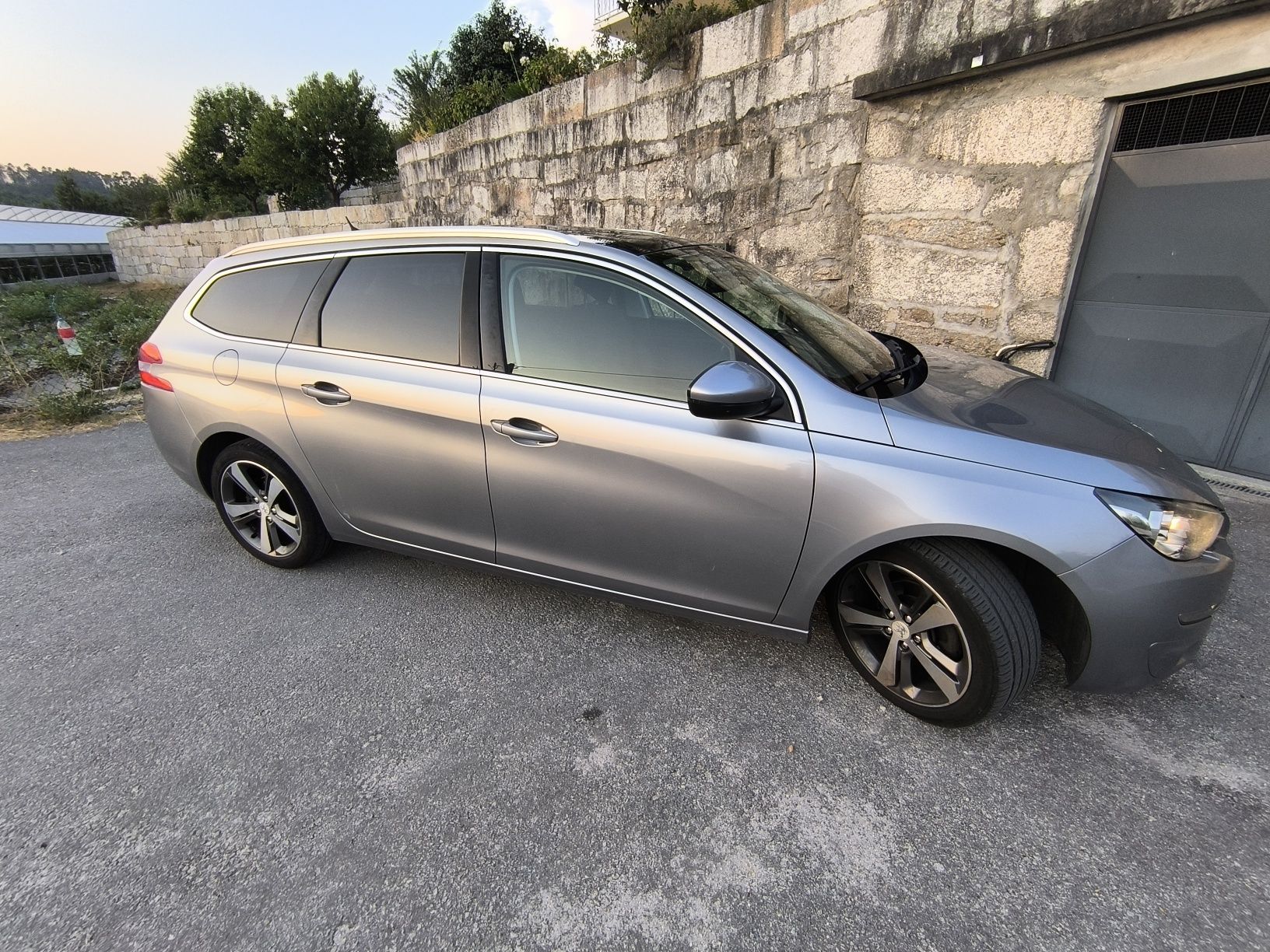 ÚLTIMO PREÇO Até 3 Outubro Peugeot 308 HDI Allure 120 CV
