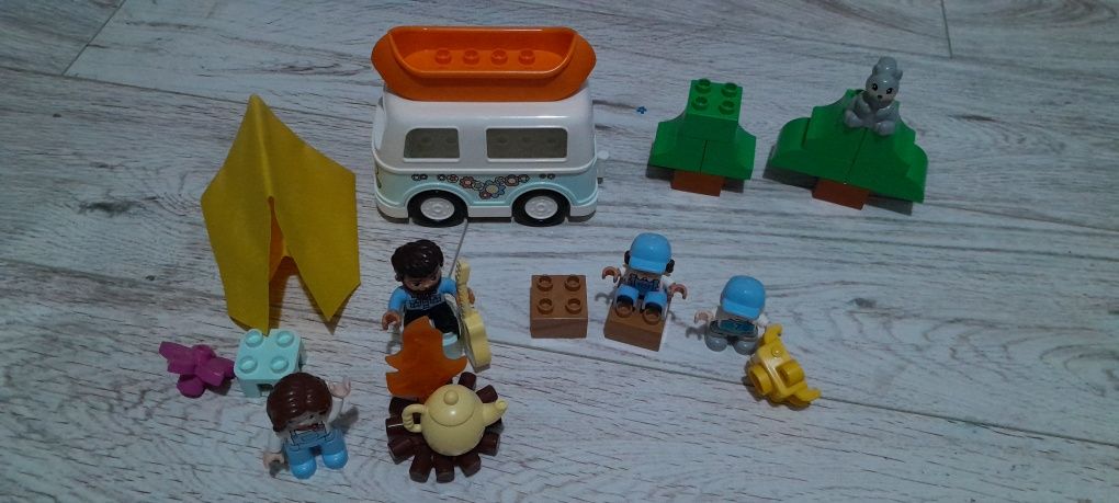 LEGO DUPLO, klocki Town Rodzinne biwakowanie, 10946