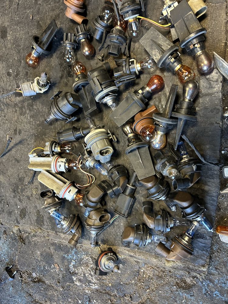 Oprawki lamp kierunki zarowki bmw e39 e65  e38 e46 e60 e90 rozne