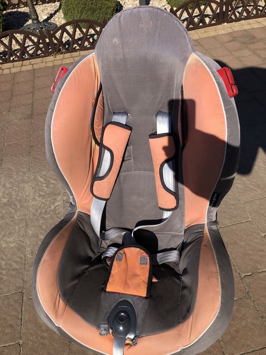 Fotelik samochodowy dziecięcy