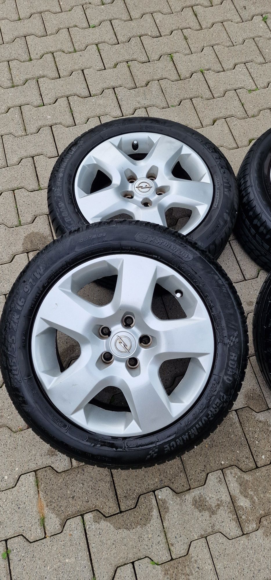 Komplet felg z oponami Opel Astra H 205/55/R16