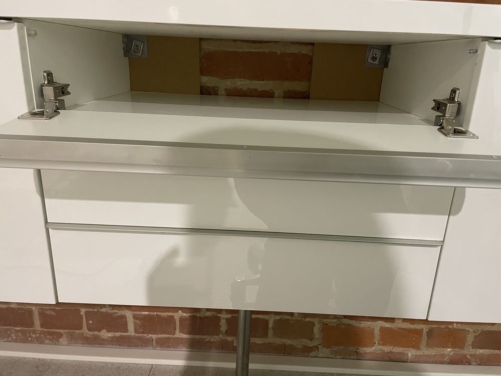 Szafka Ikea stojąca i powieszona