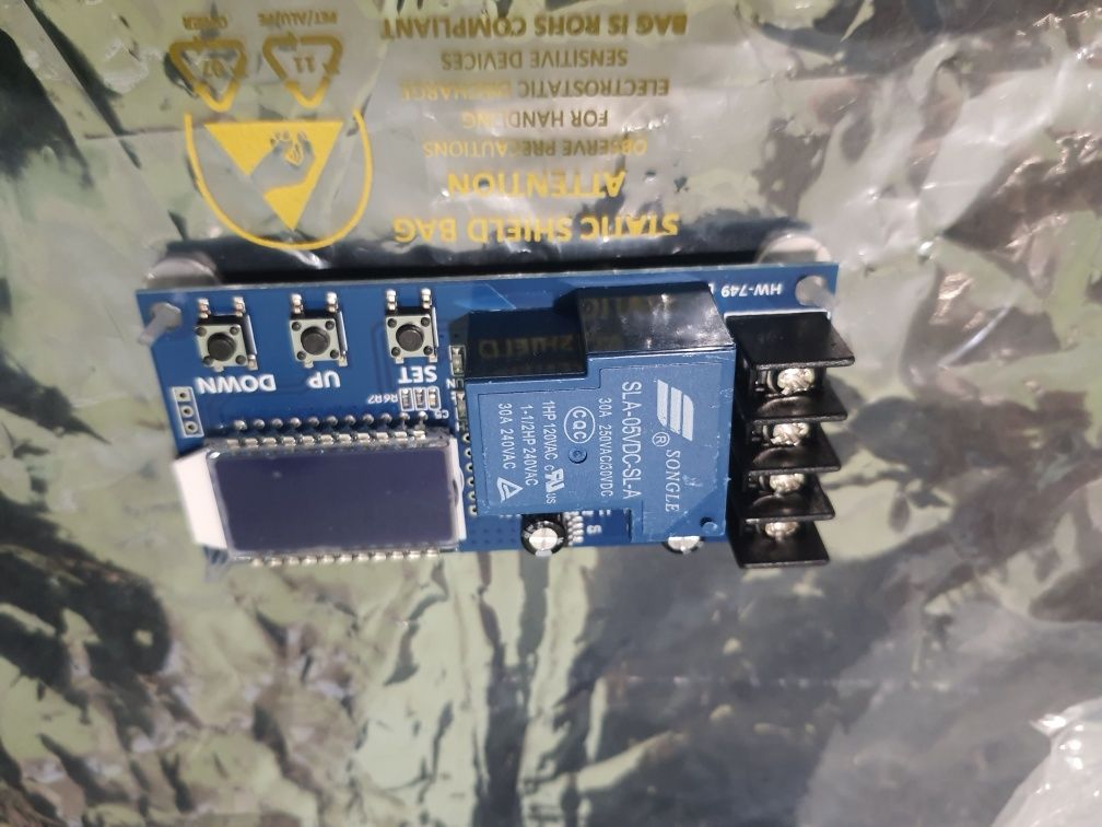 Kontroler regulator ładowania akumulatorów 6V - 60V do 30A
