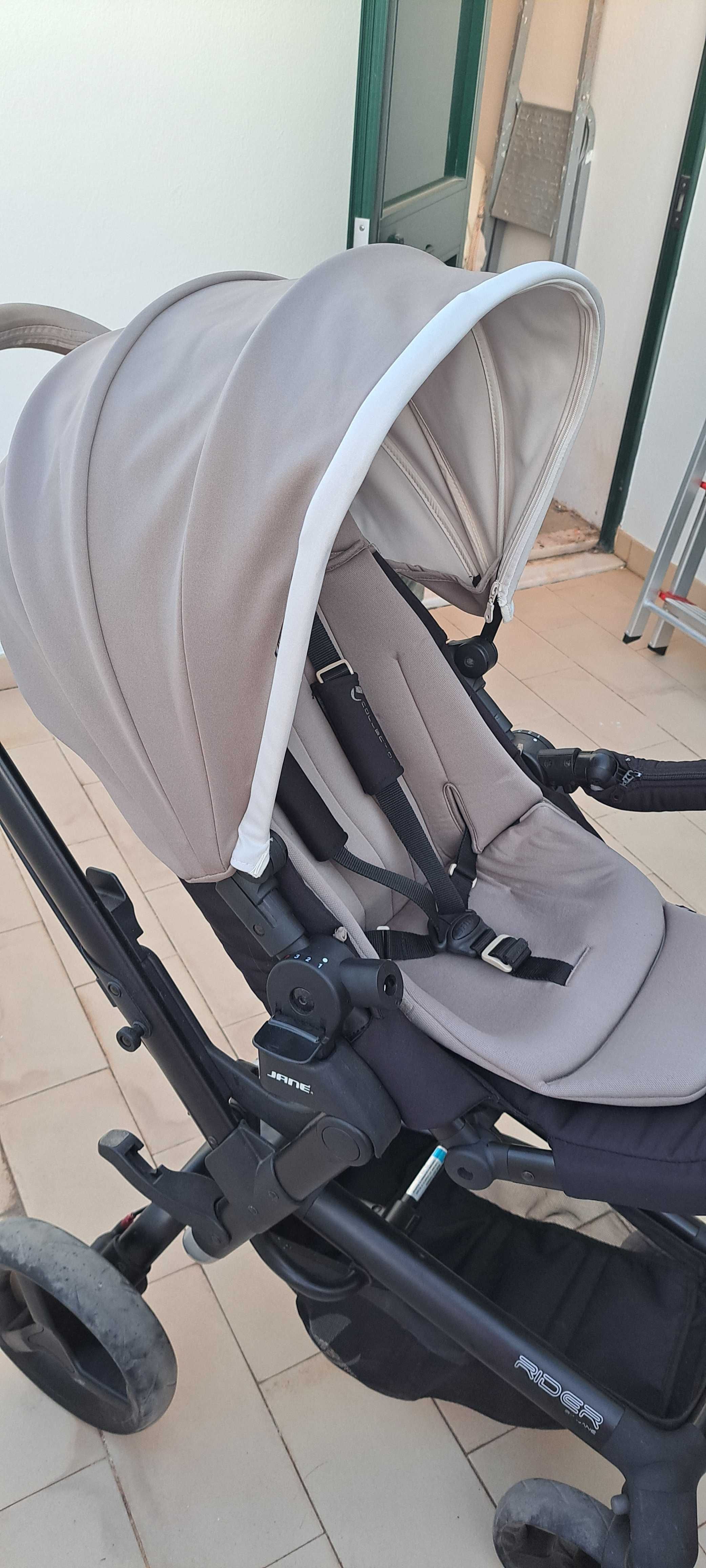 Carrinho bebé com ovinho e cadeira passeio Jané