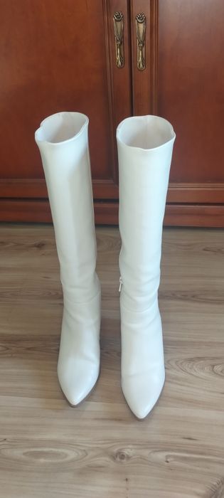 Kozaki do kolan firmy Stradivarius rozmiar 37