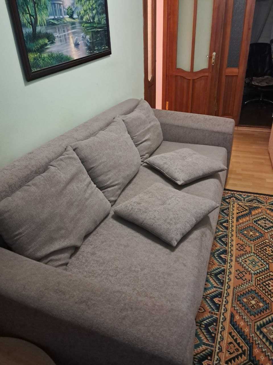 Диван. Размер 2.20х1,60см