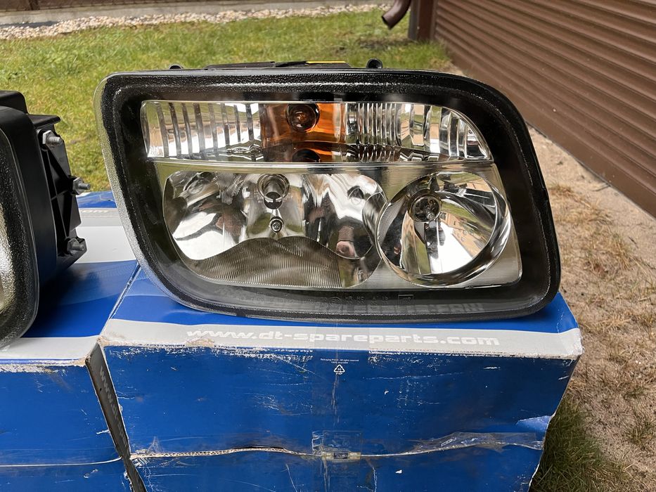 Lampy przód Mercedes Aktros