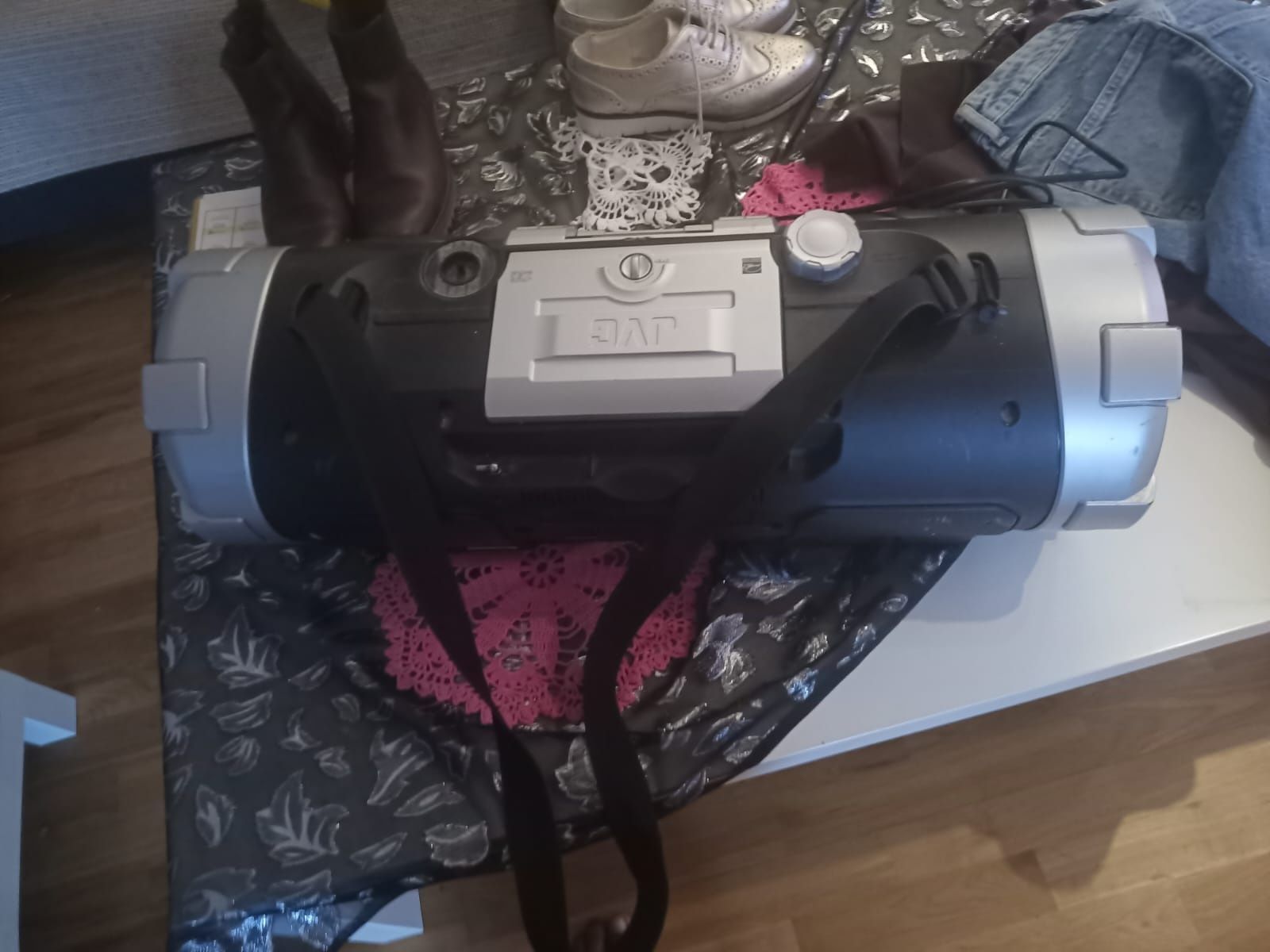 Продам магнитолу JVC RV