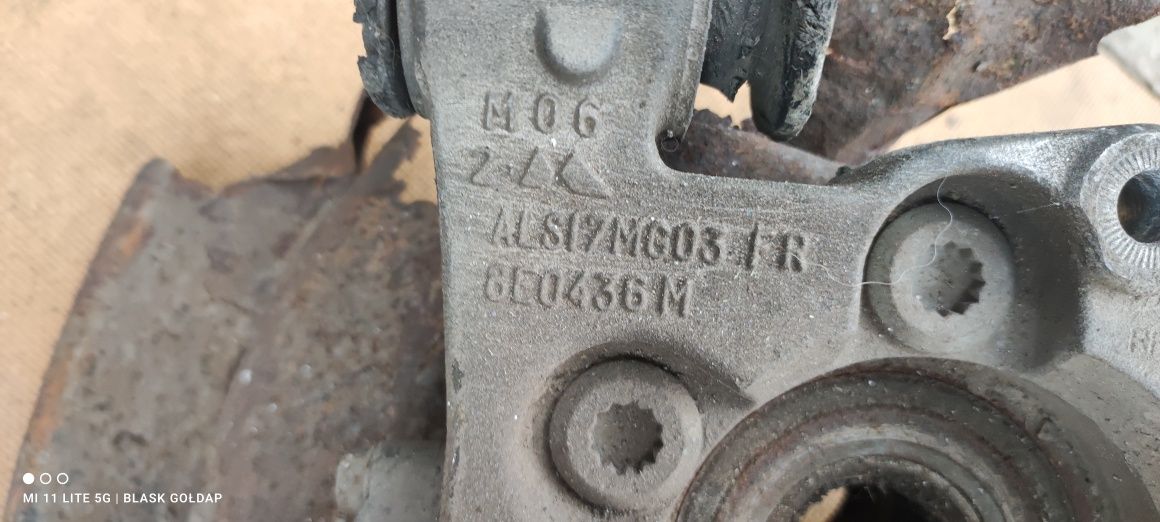 Zwrotnica Prawa Tył Audi S6 4.2 Q 340 KM Kombi 1999 r Blask Gołdap