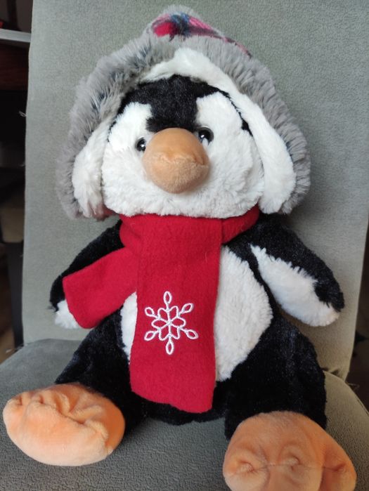 Maskotka Pingwin świąteczny, bożonarodzeniowy, zimowy w czapce