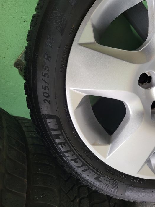 Koła zimowe Vectra C Signum Astra H 5x110 205/55/R16 Michelin 2021rok