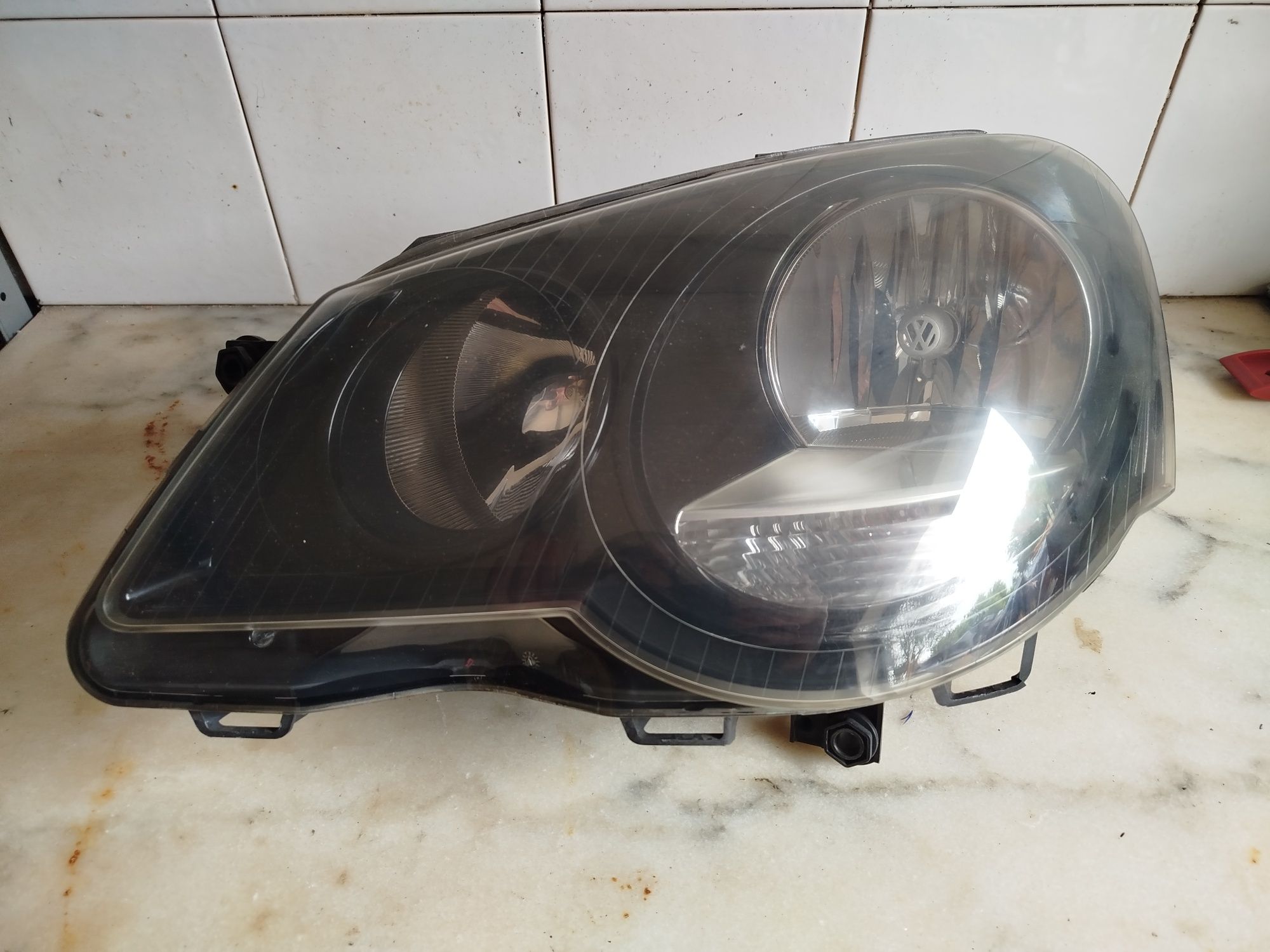 Farol Óptica Esquerda VW Polo 9N