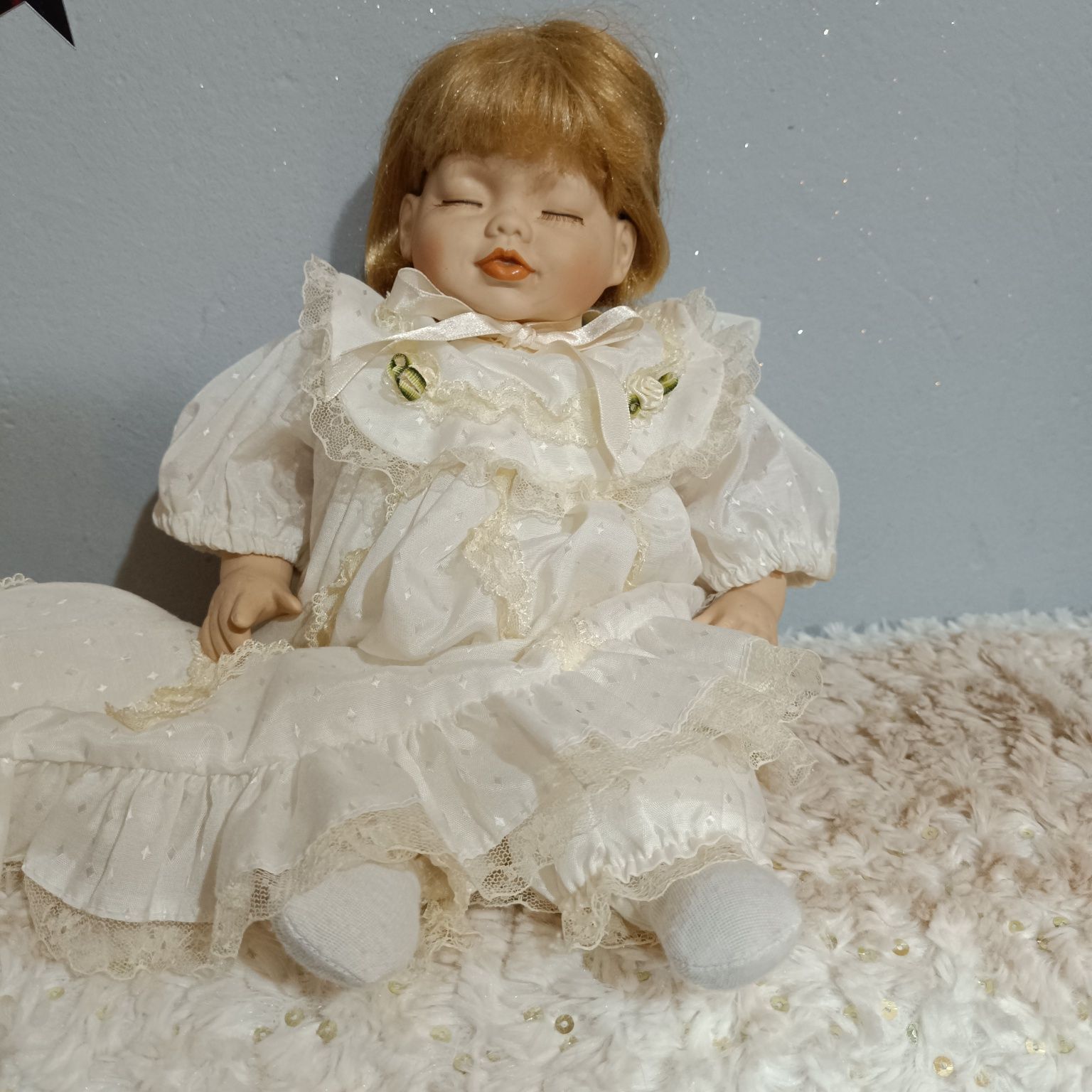 Lalka z porcelany bobas