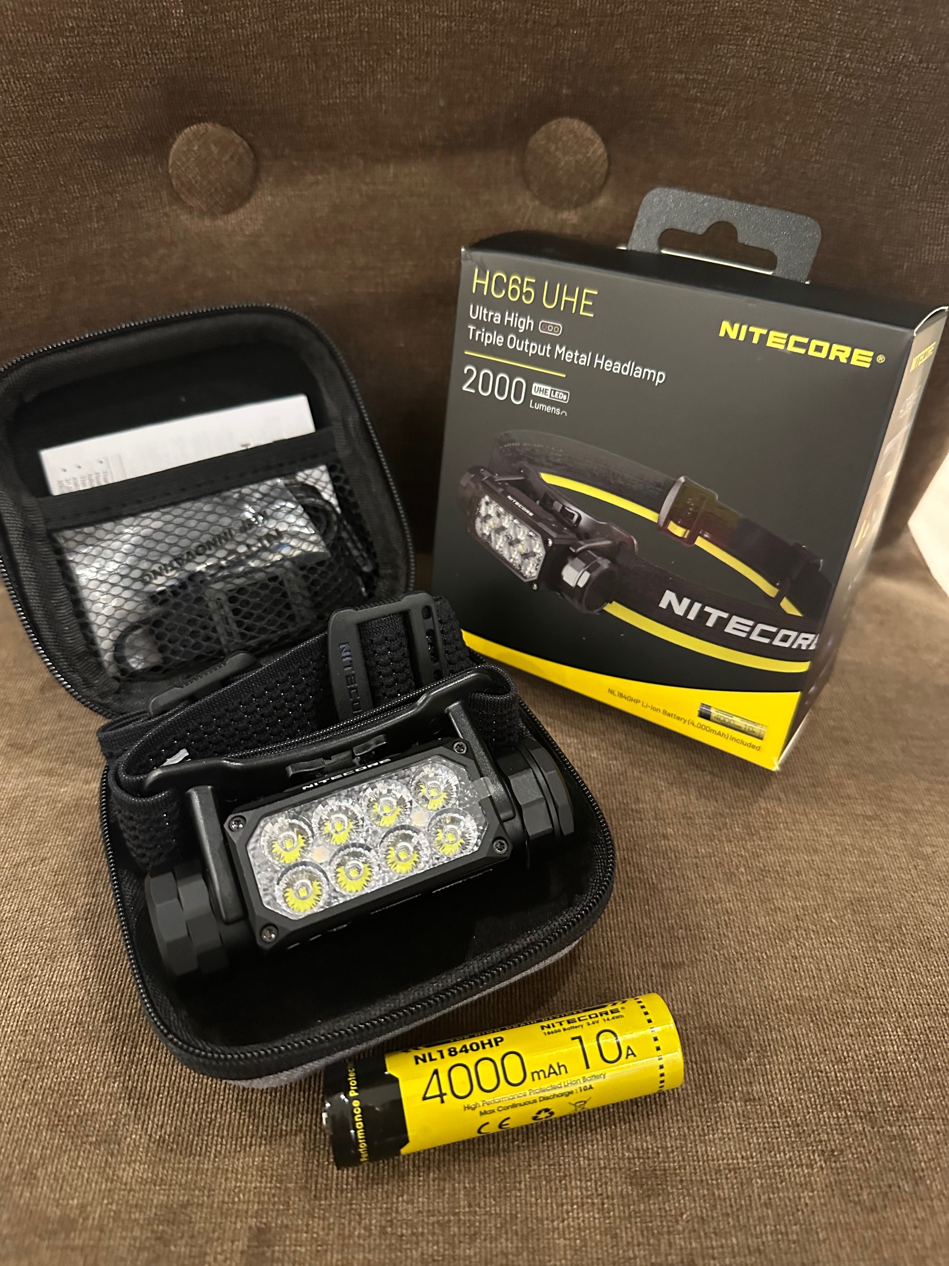 Потужний налобний ліхтар Nitecore HC65 UHE червоне світло новинка 2024