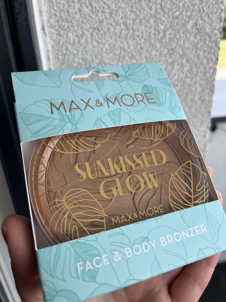 Bronzer rozświetlający lśniący do twarzy i ciała sunkissed glow 14,5g