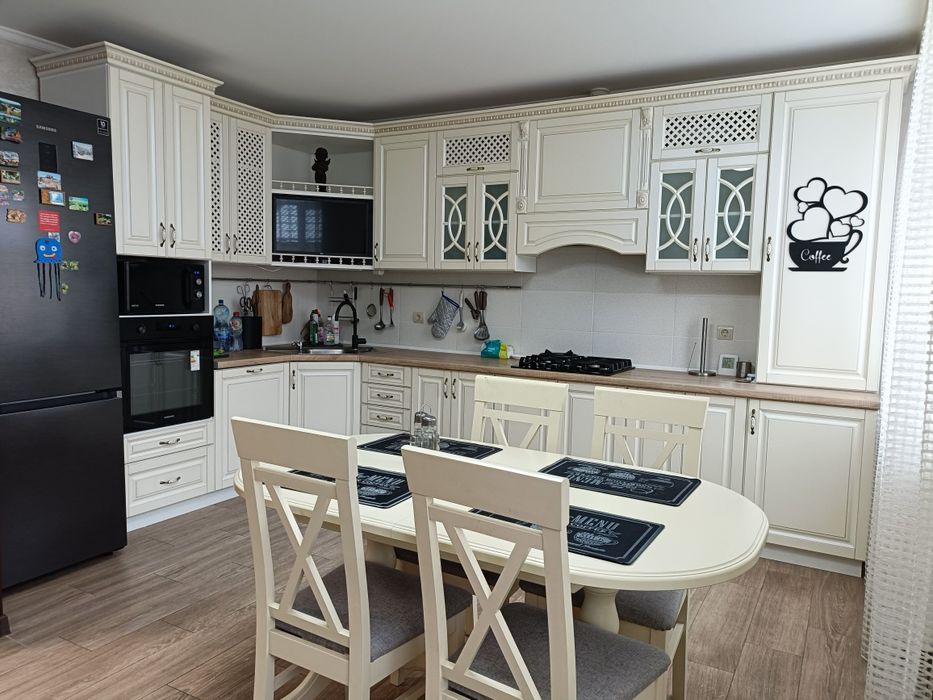 Шикарний будинок з ремонтом для сім'ї