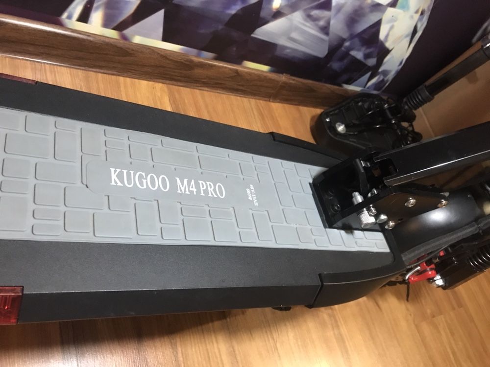 Электросамокат Kugoo M4 pro 13Ah 2020 года выпуска