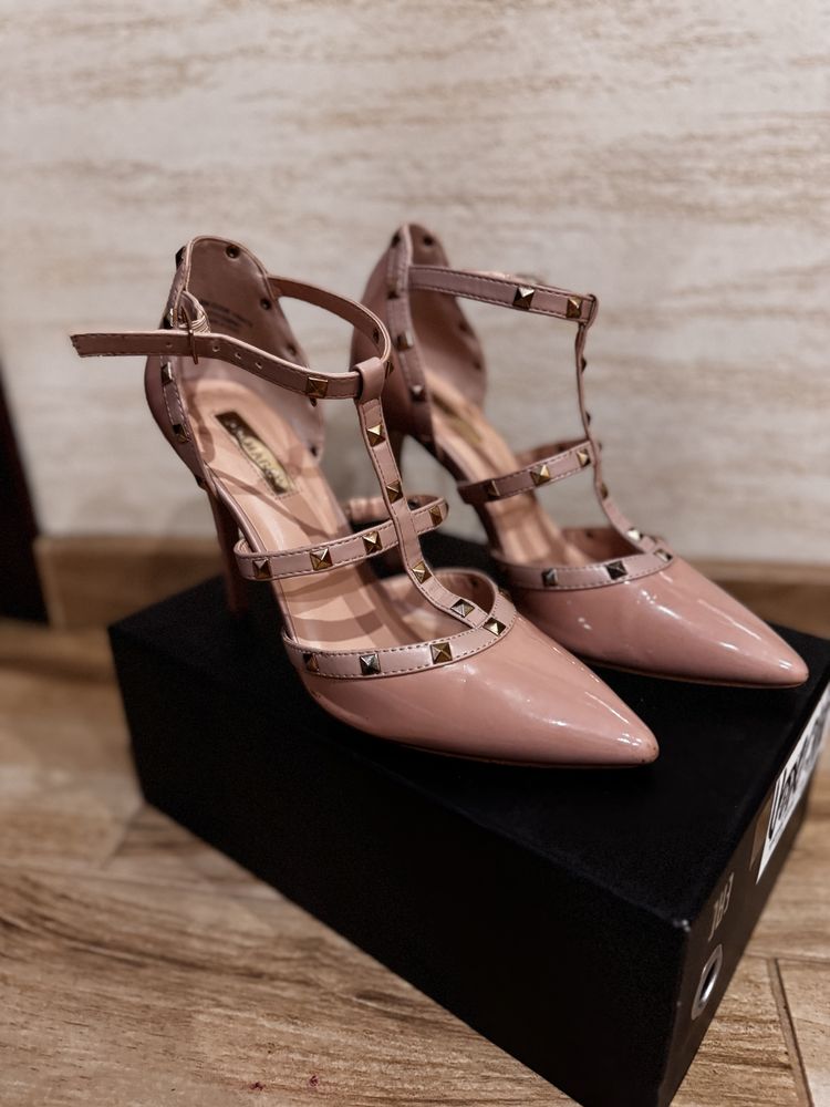 Туфельки у стилі Valentino