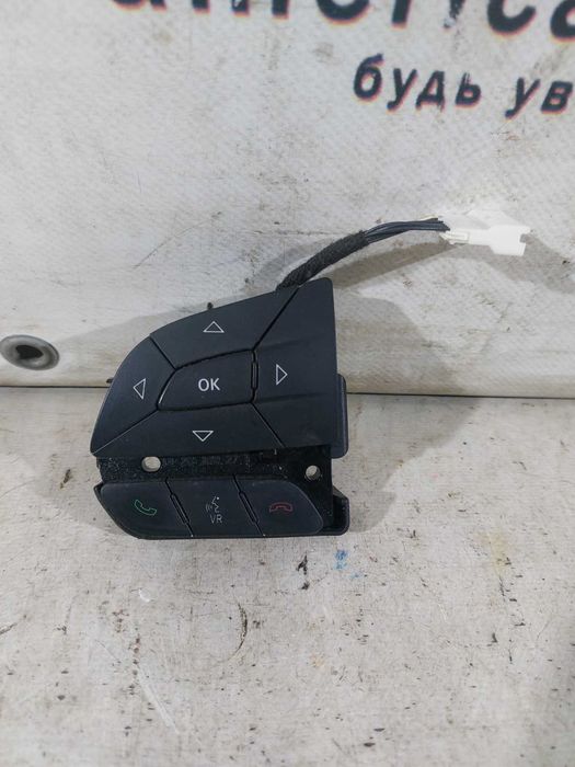 Jeep Grand Cherokee 14- Кнопки управления на руле левые / правые