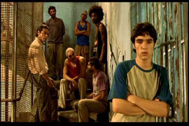 CARANDIRU - Um massacre que comoveu o mundo /CINEMA BRASILEIRO