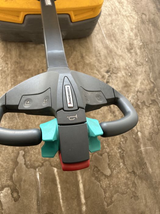 Krótkie widły Wózek paletowy elektyczny 80 cm jungheinrich eje 114