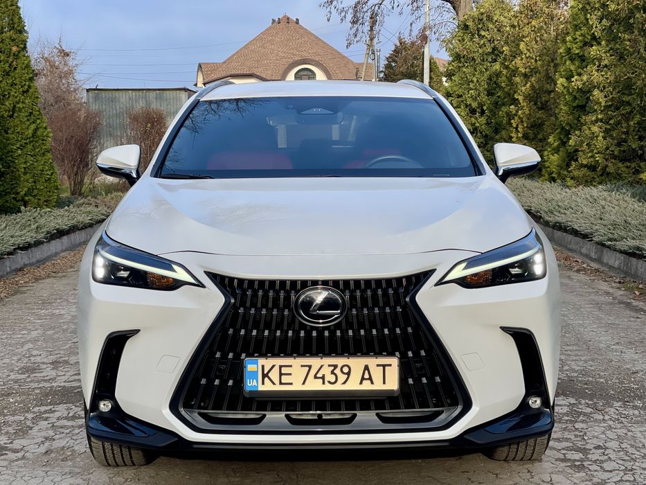 LEXUS NX250 2024 14 тыс км