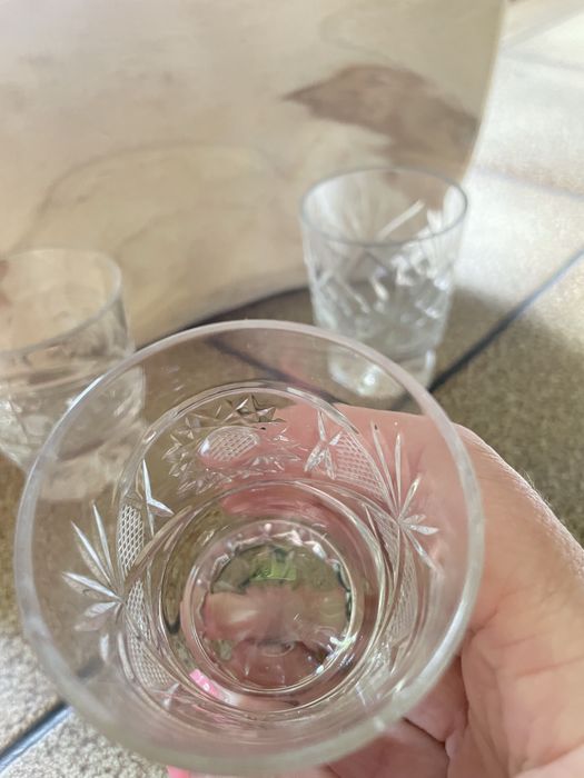 Dwa komplety kieliszków kryształowych