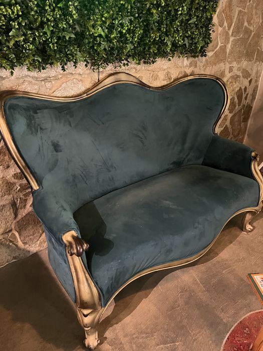 Sofa vintage de veludo azul