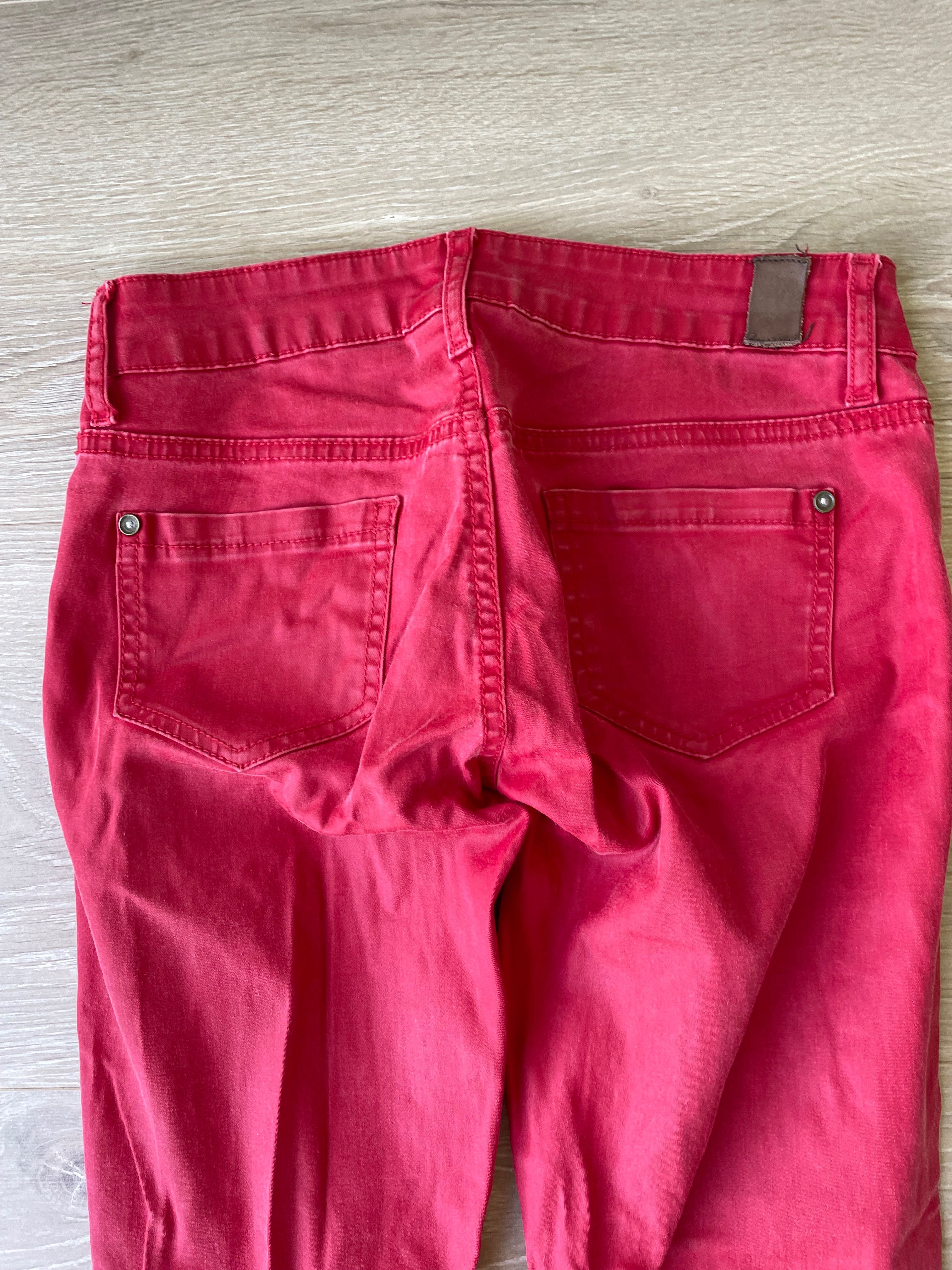Spodnie jeansowe imitujące skore