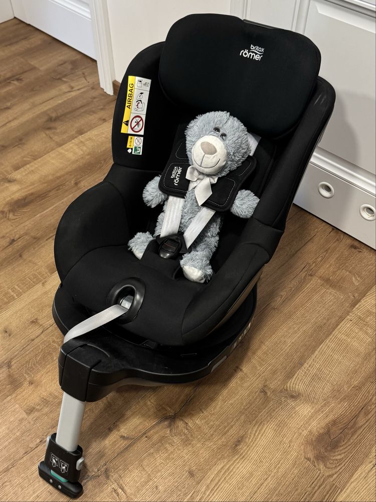 Fotelik obrotowy 61-105 cm Britax Romer Dualfix M i-size 360 stopni
