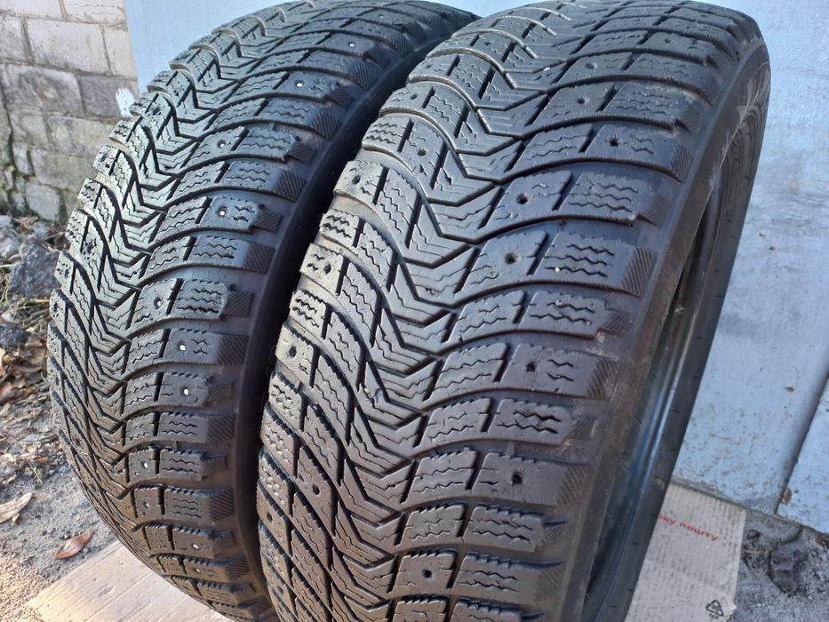 Резина пара Michelin 205-60-16 зима.