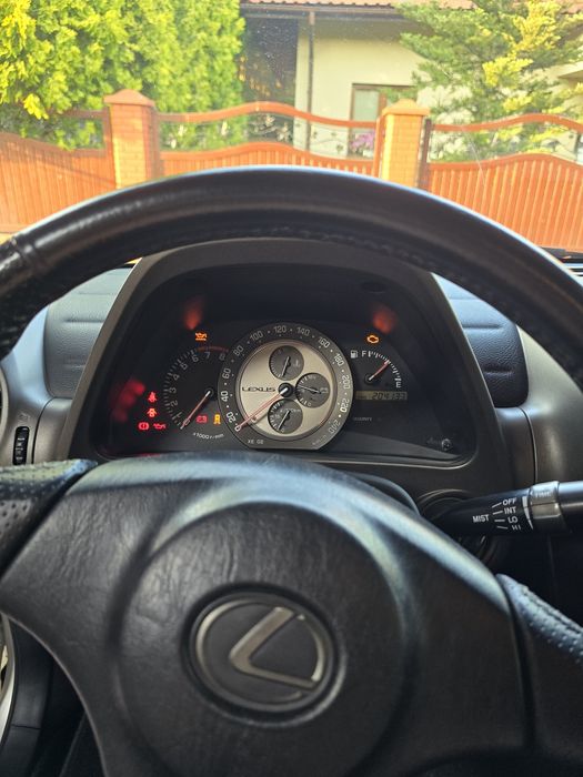 Lexus IS200  hak (rezerwacja do 19.10.2025)