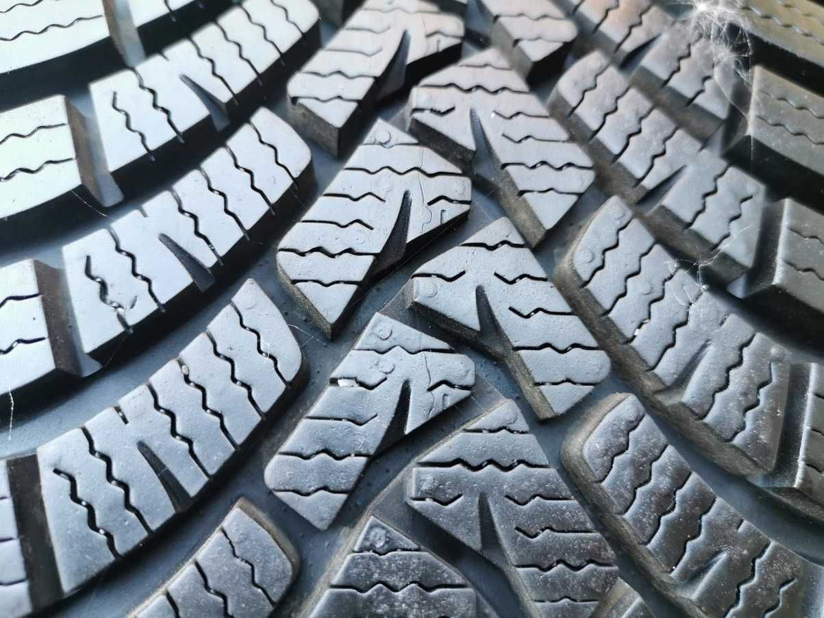 215/45 93V R18 FALKEN HS01  8mm 2023r Zimowe 4szt jak NOWE Opony