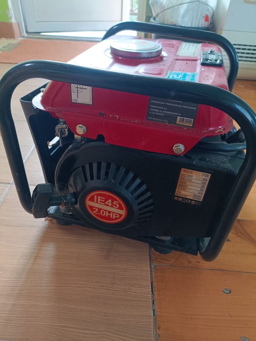 Генератор 2000Watt