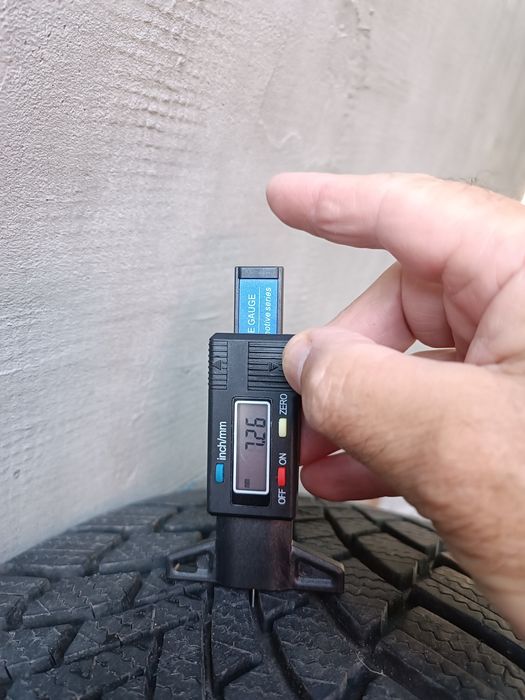 Зимові шини Bridgestone Blizzak LM005 225/55/17.