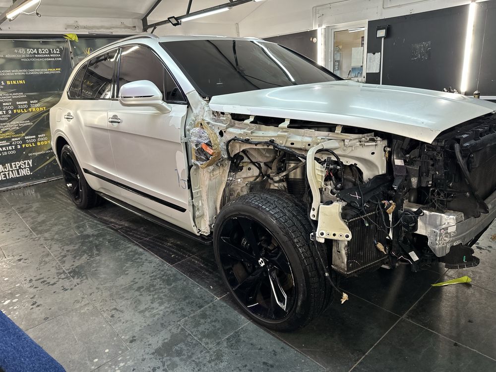 Bentley Bentayga Mulliner 6.0l W12 608KM
